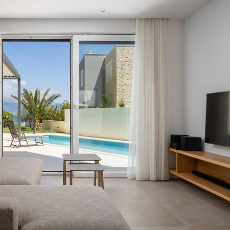 Acadia Beach Villas & Apartments Слатине Экстерьер фото