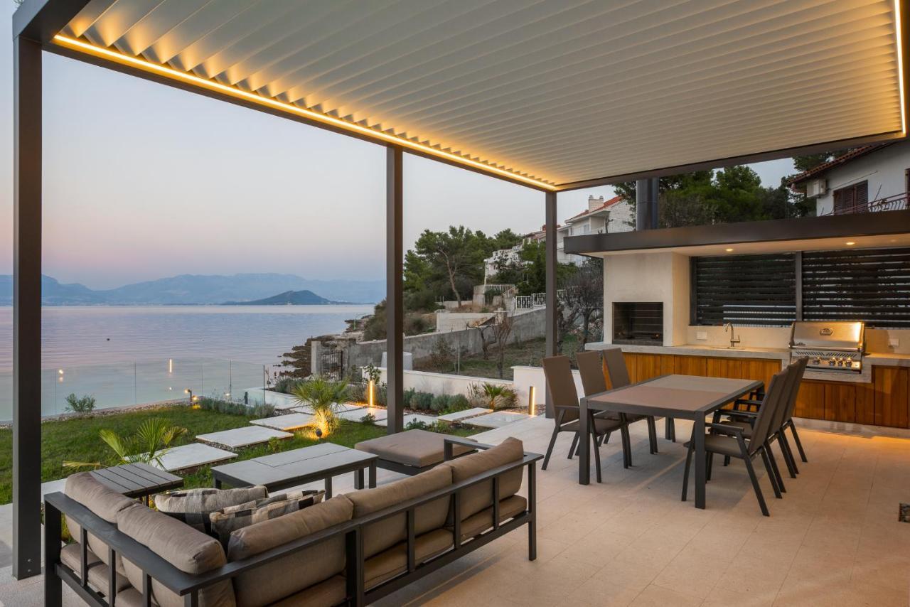 Acadia Beach Villas & Apartments Слатине Экстерьер фото