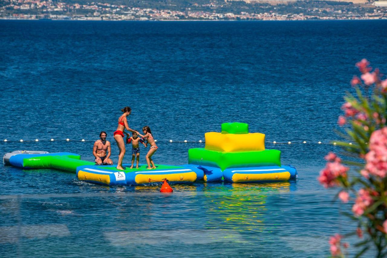 Acadia Beach Villas & Apartments Слатине Экстерьер фото