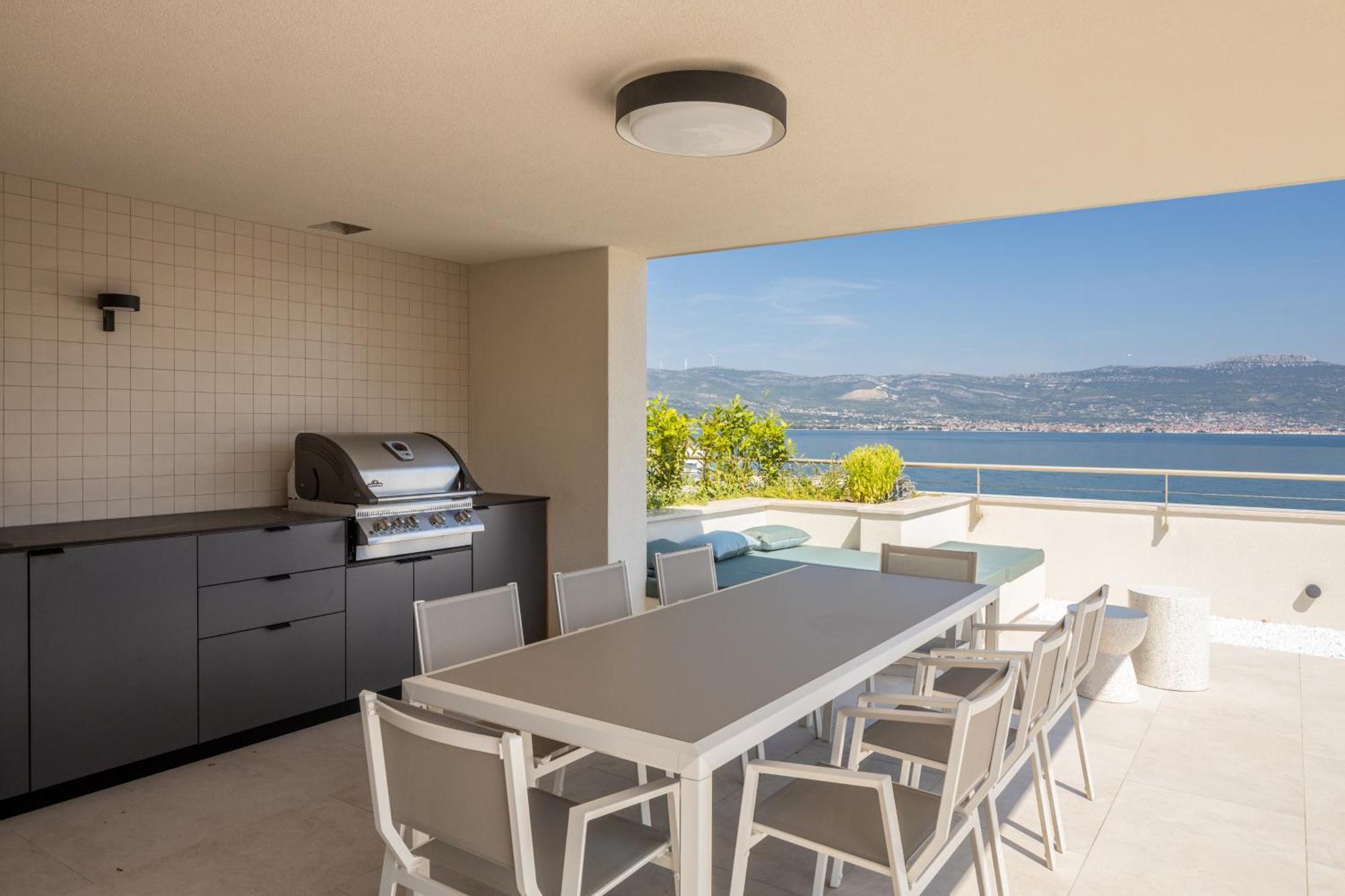 Acadia Beach Villas & Apartments Слатине Экстерьер фото