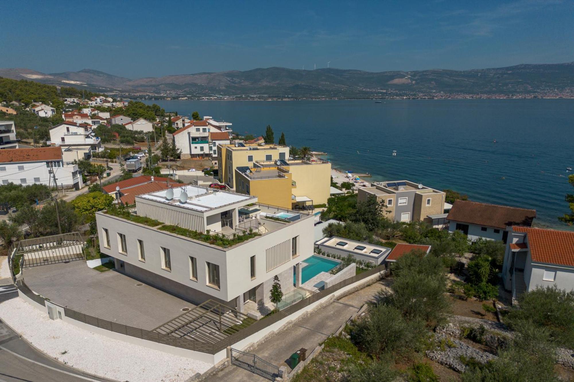 Acadia Beach Villas & Apartments Слатине Экстерьер фото