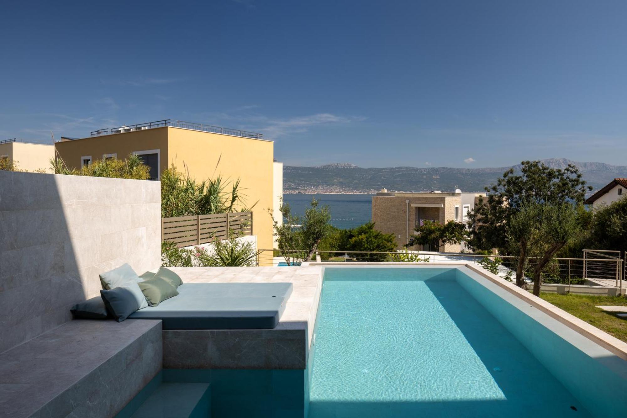 Acadia Beach Villas & Apartments Слатине Экстерьер фото