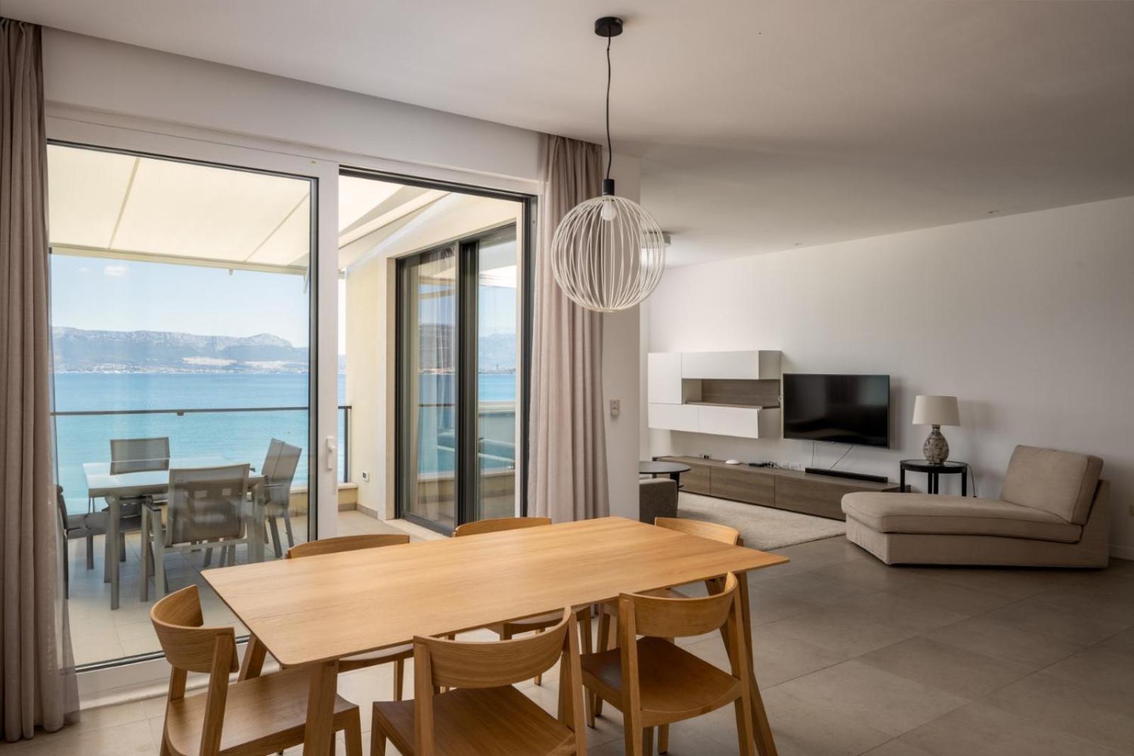 Acadia Beach Villas & Apartments Слатине Экстерьер фото
