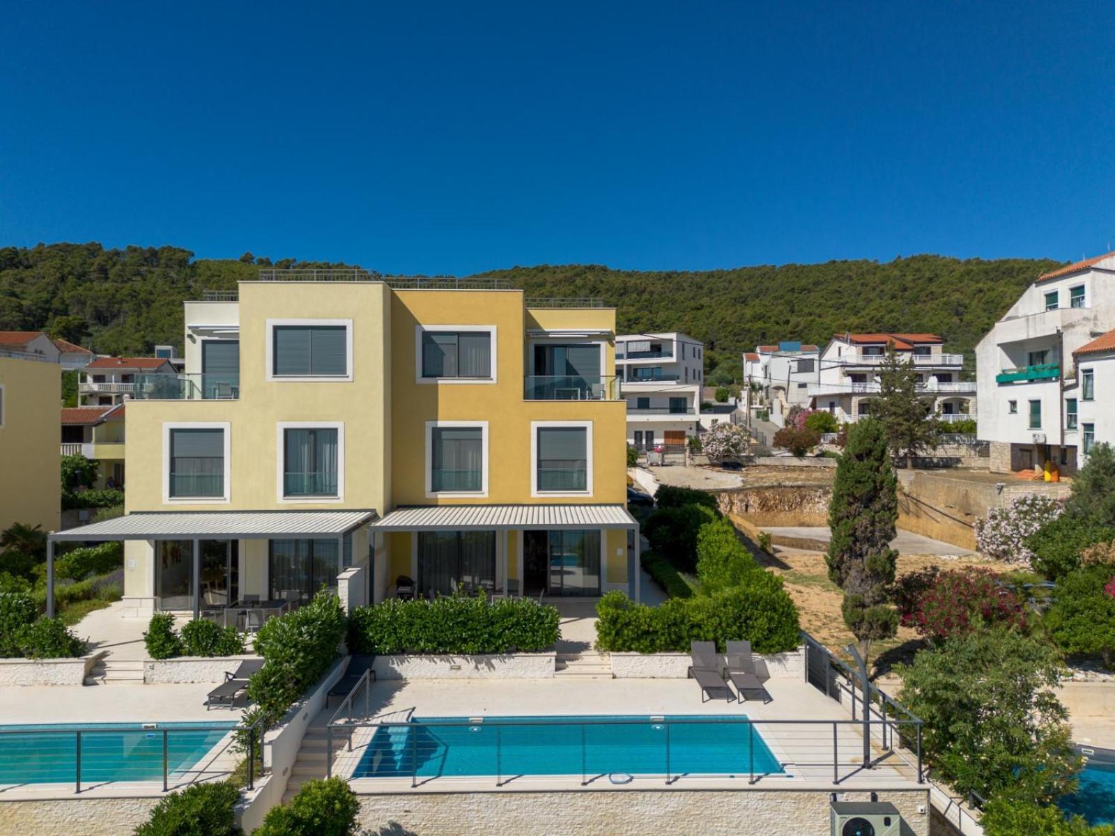 Acadia Beach Villas & Apartments Слатине Экстерьер фото