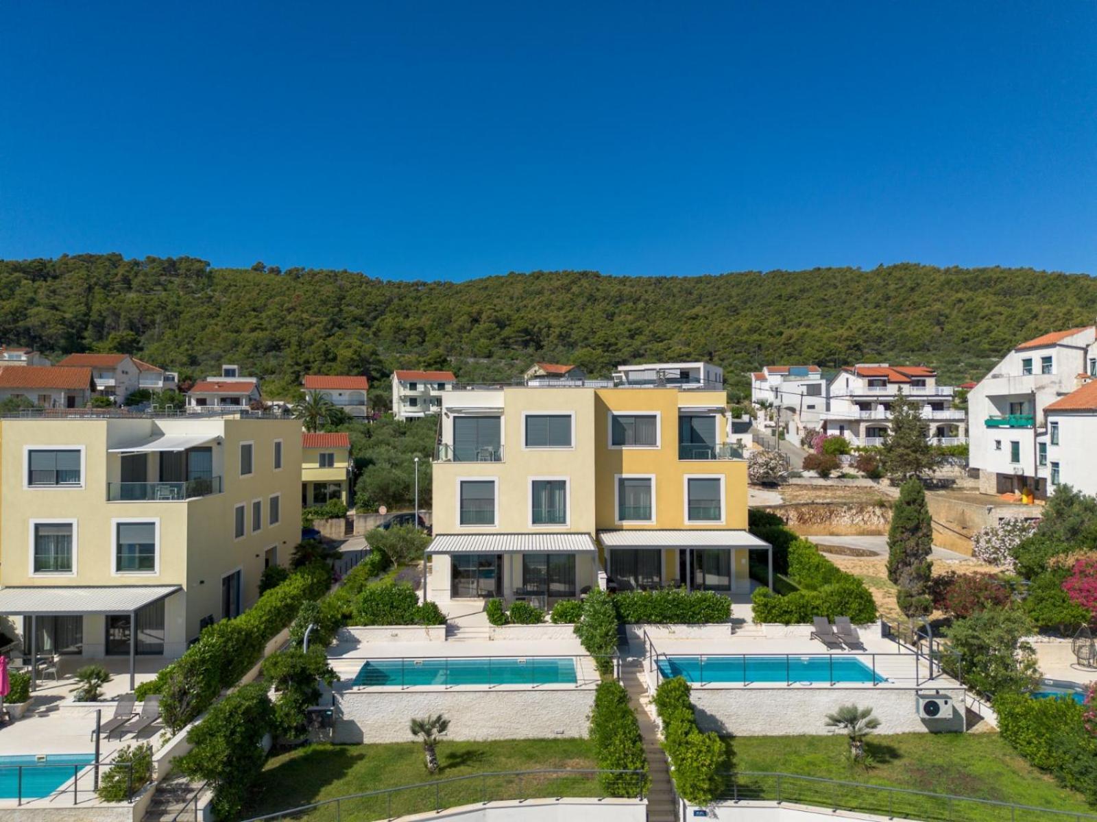 Acadia Beach Villas & Apartments Слатине Экстерьер фото