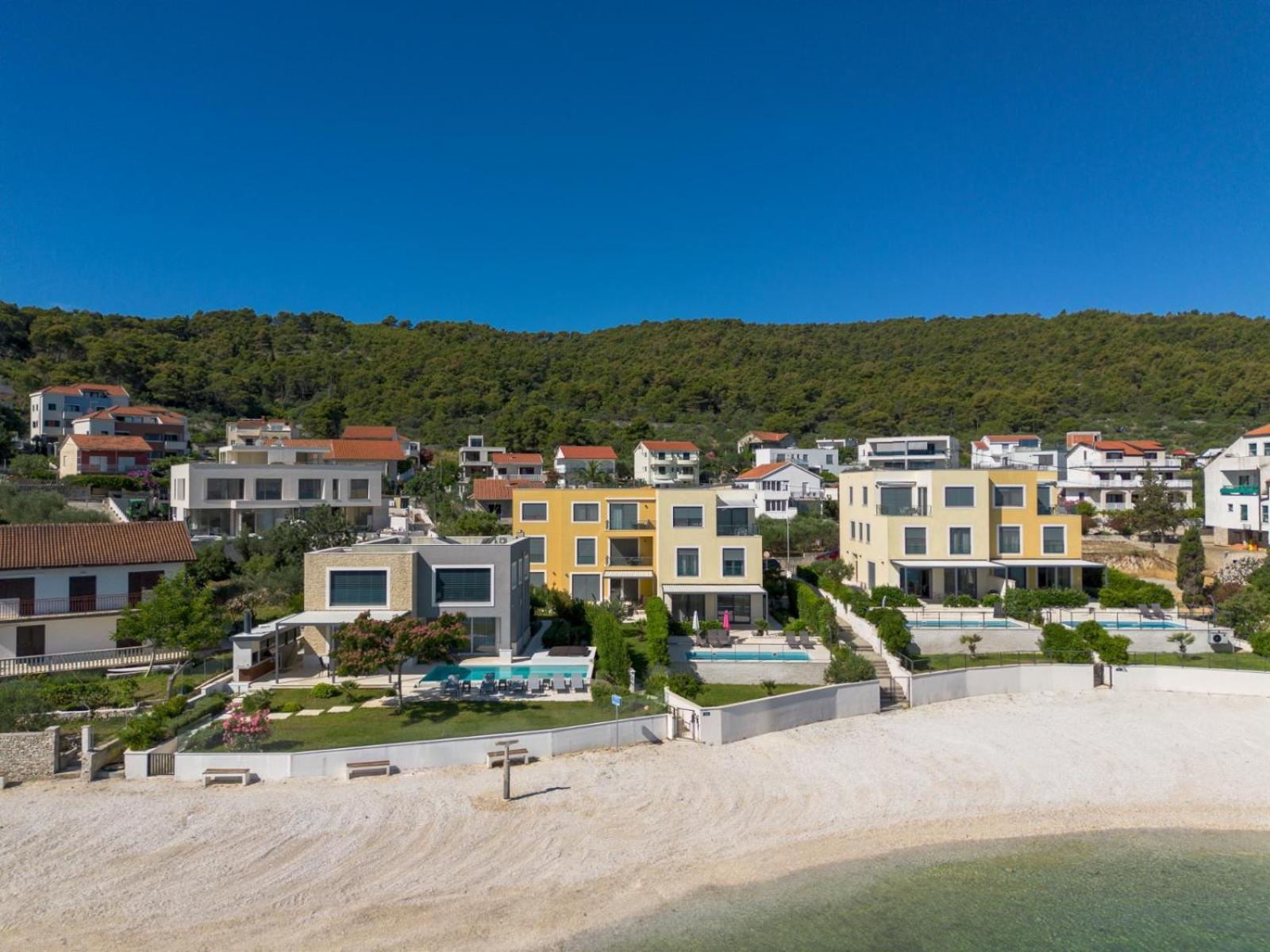 Acadia Beach Villas & Apartments Слатине Экстерьер фото